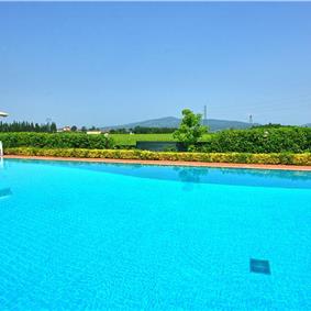 3 bedroom villa with pool and tennis court near Florence, sleeps 6